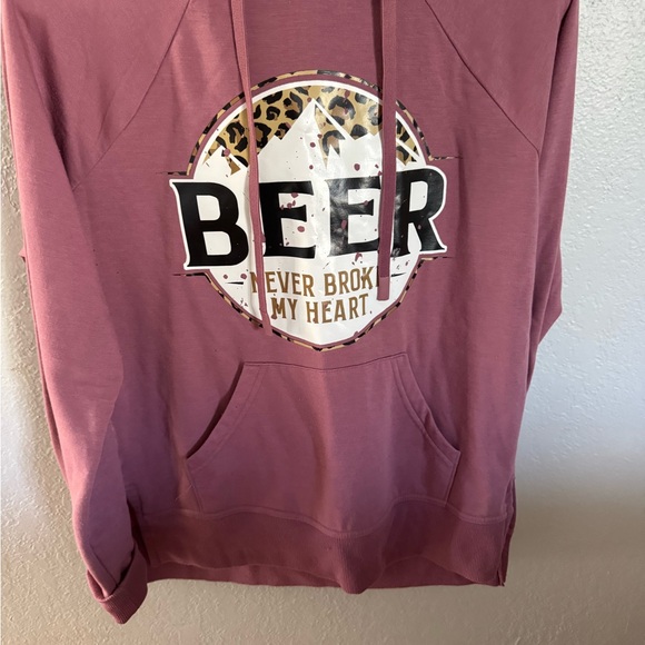 Active Basic Pink Crew Neck Sweater ”Beer never broke my heart” - Picture 1 of 2